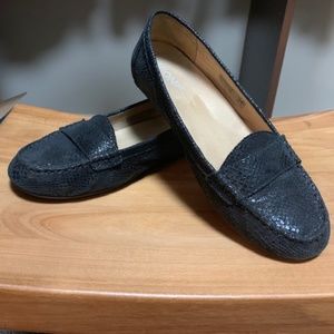 Vionic black flats Size 9